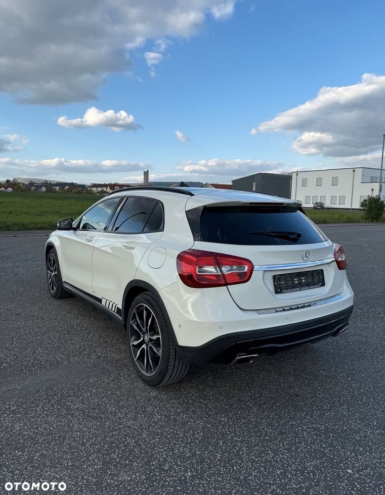 Mercedes-Benz GLA 250 4-Matic - 6