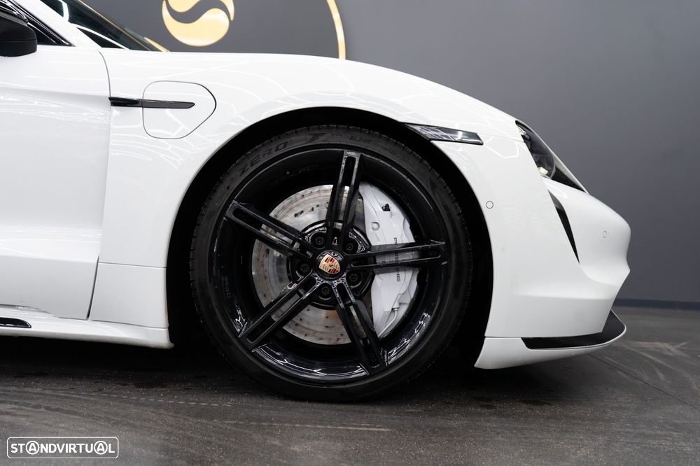 Porsche Taycan Turbo - 11