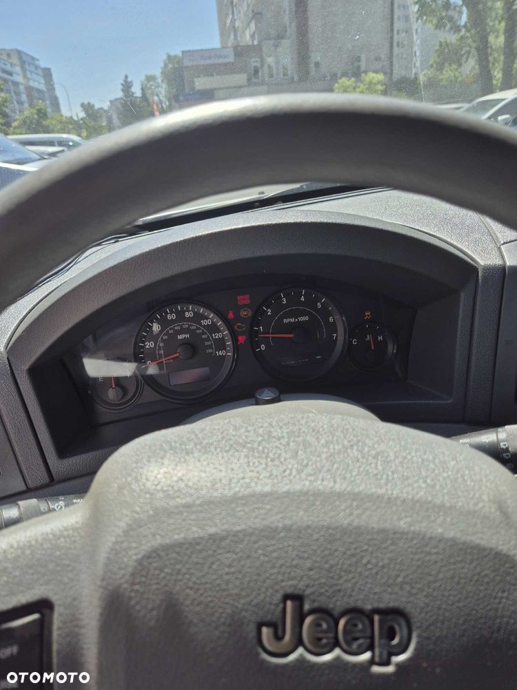 Jeep Cherokee - 4