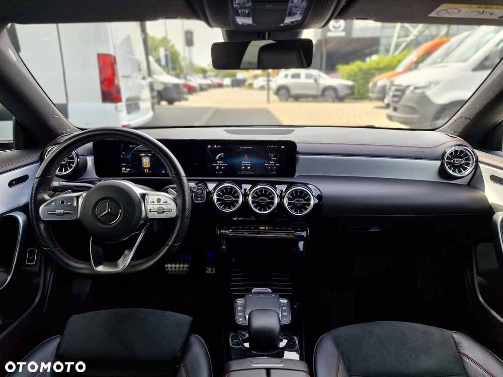 Mercedes-Benz CLA 200 AMG Line 7G-DCT - 11