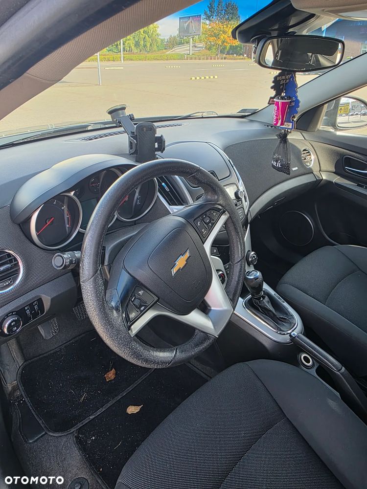Chevrolet Cruze - 14