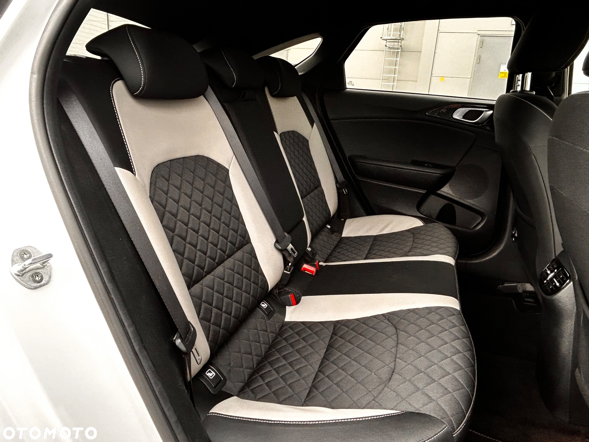 Kia ProCeed 1.6 CRDi DCT7 SCR GT LINE - 29