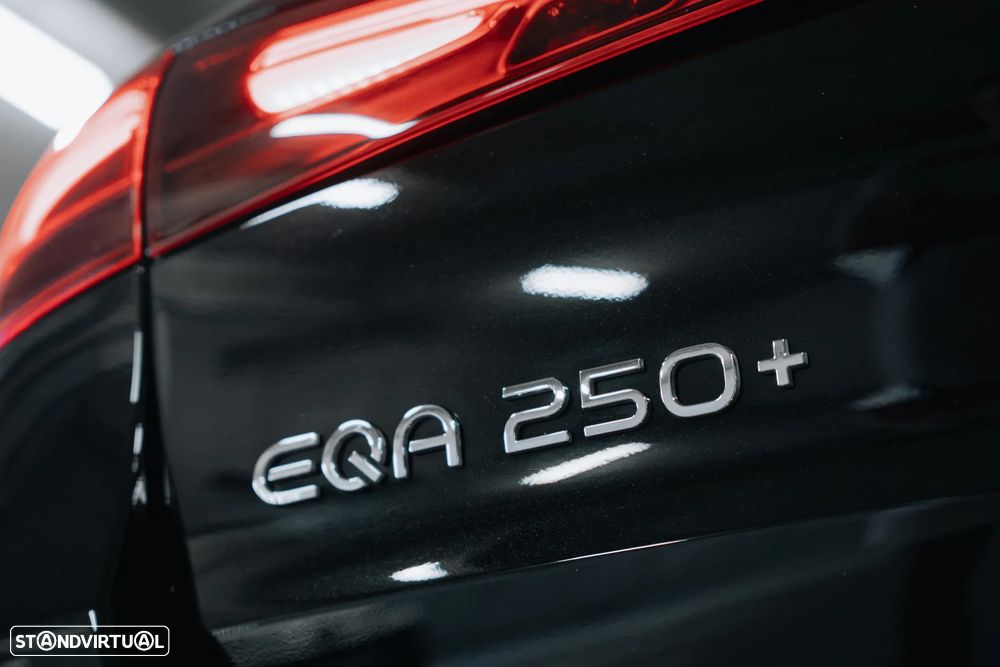 Mercedes-Benz EQA - 12