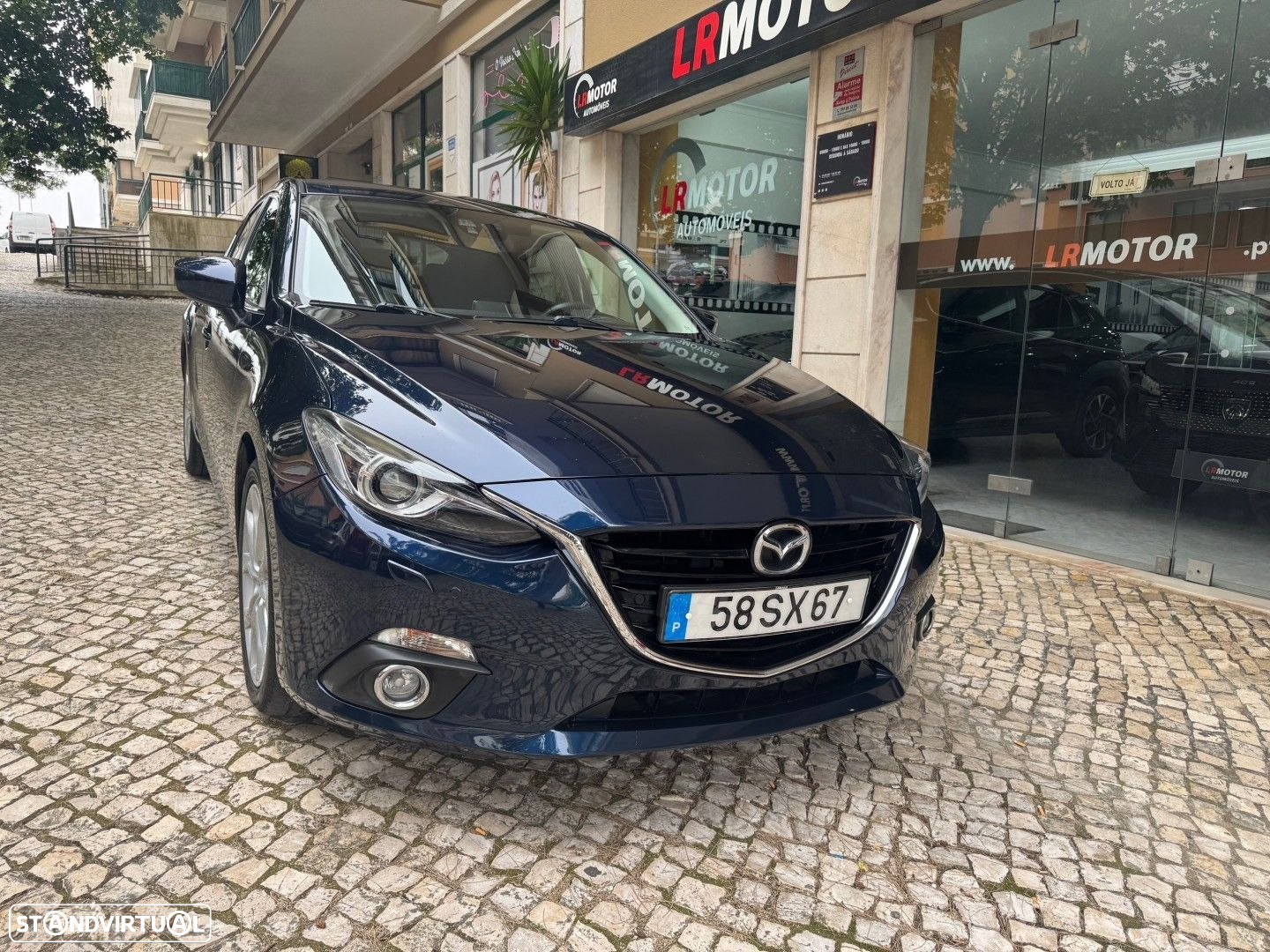 Mazda 3 1.5 Sky-D Excellence Navi - 2