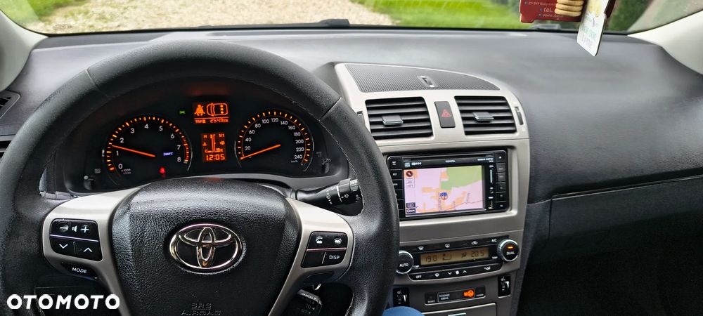 Toyota Avensis - 15