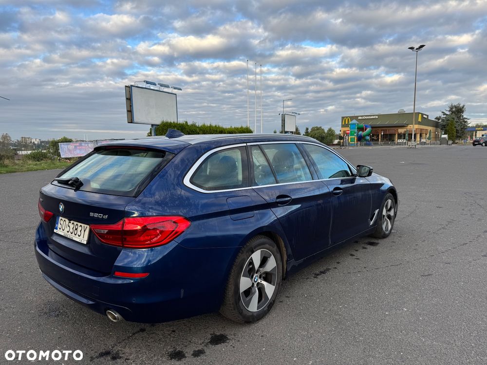 BMW Seria 5 520d xDrive - 6