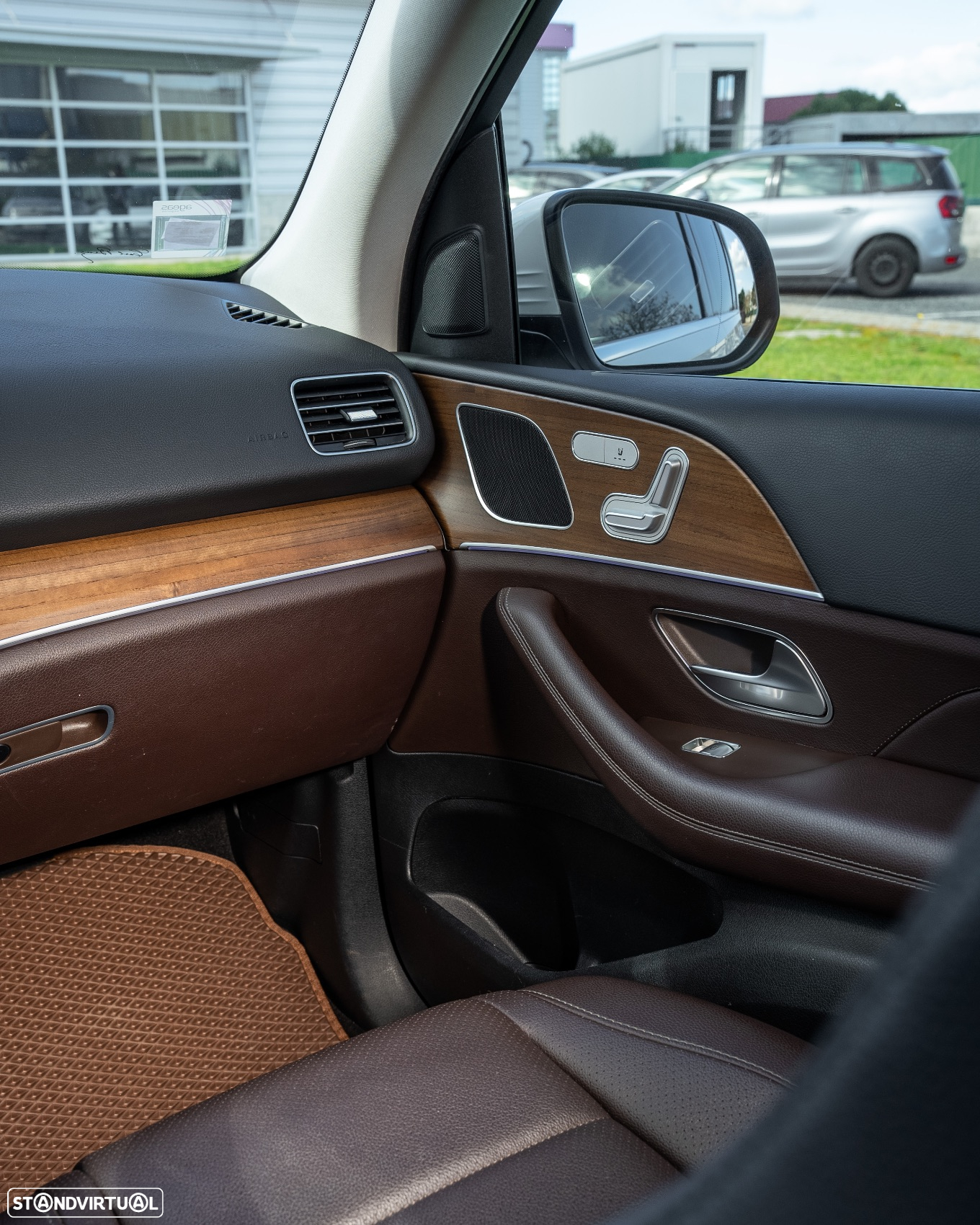 Mercedes-Benz GLE 300 d 4Matic - 32