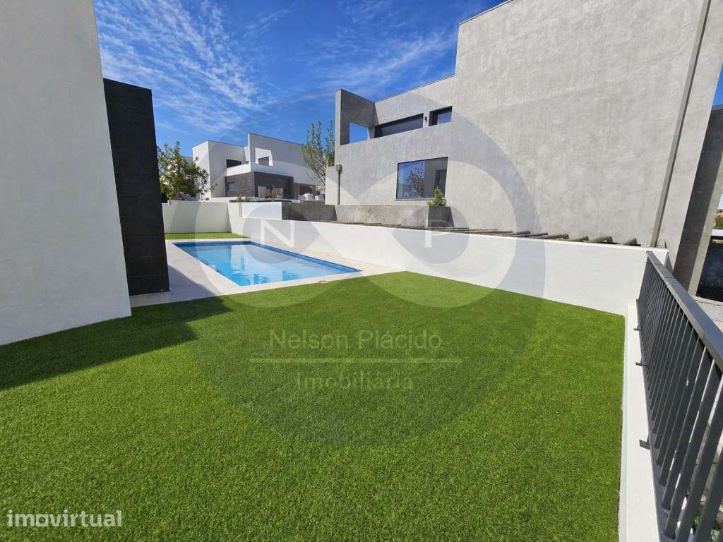 Moradia Independente T5, com piscina, em Ponte do Rol - Torres Vedr... - Grande imagem: 2/34