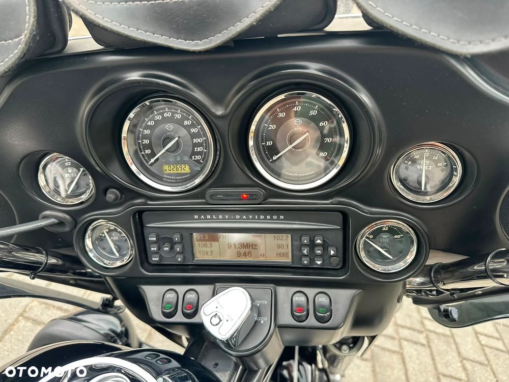 Harley-Davidson FLH Electra Glide - 13
