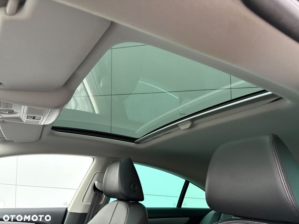 Volkswagen Passat CC - 20