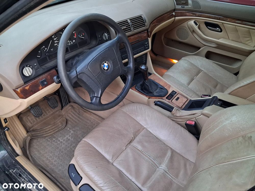BMW Seria 5 523i - 11