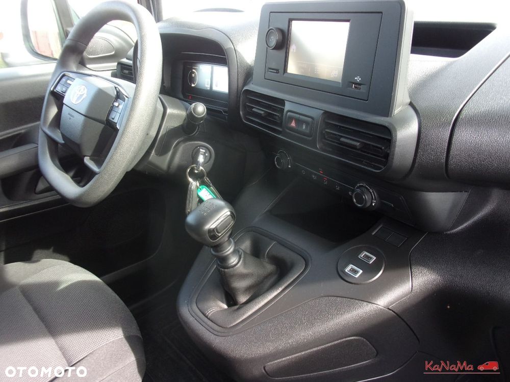 Toyota Proace City - 27