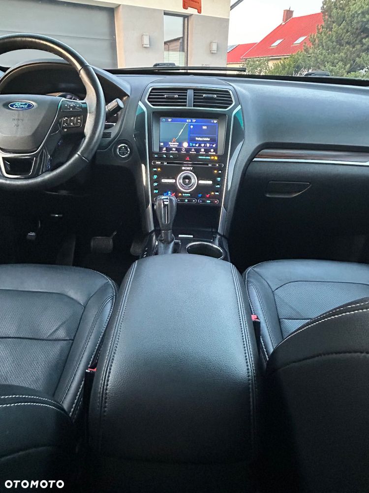 Ford Explorer - 14