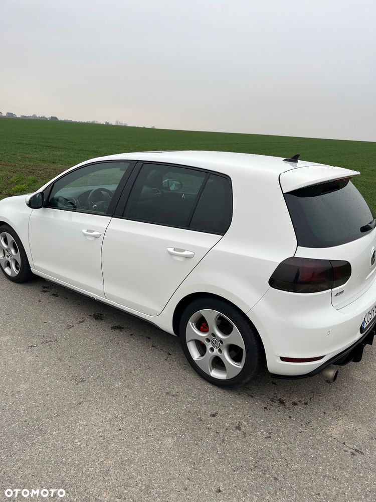 Volkswagen Golf 2.0 TSI GTI - 2