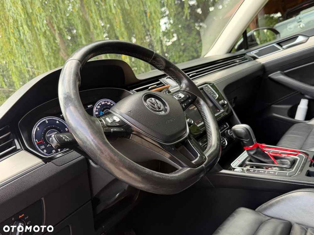Volkswagen Passat - 15