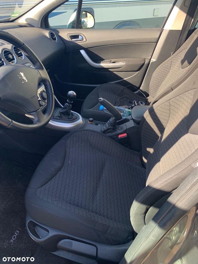 Peugeot 308 - 8