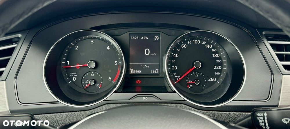 Volkswagen Passat - 23