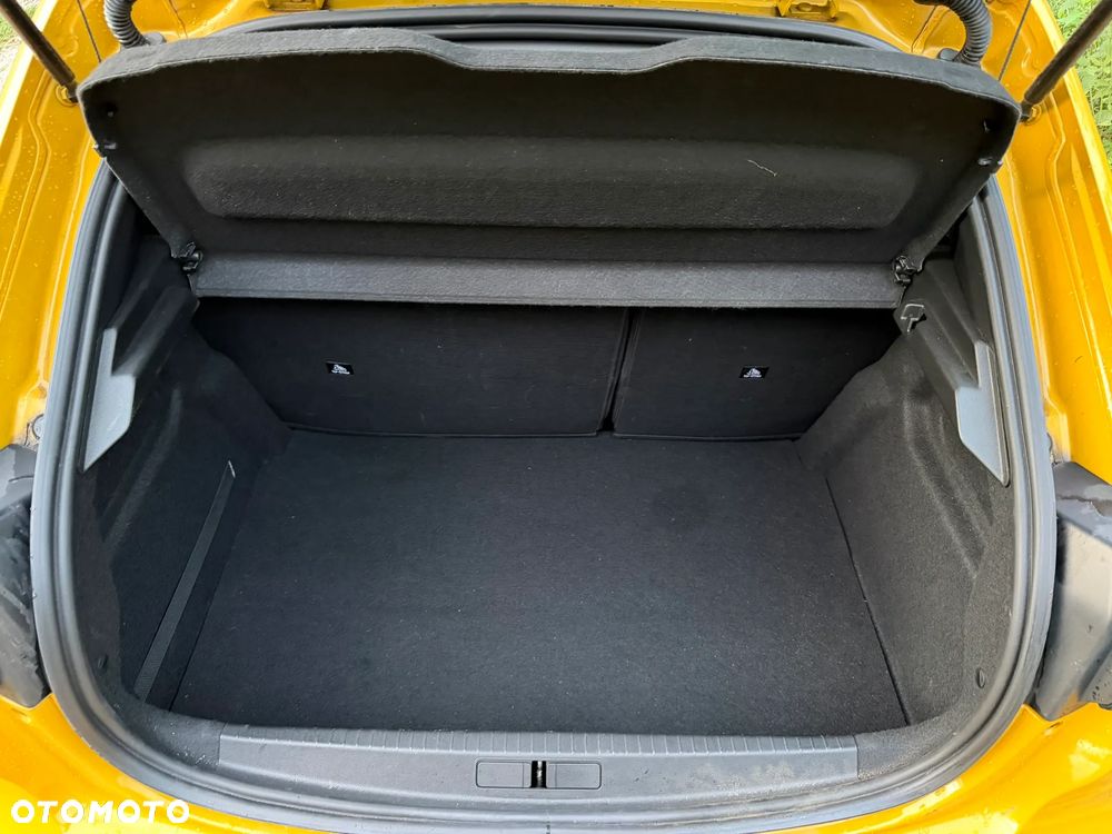 Peugeot 208 PureTech 100 EAT8 Allure - 28