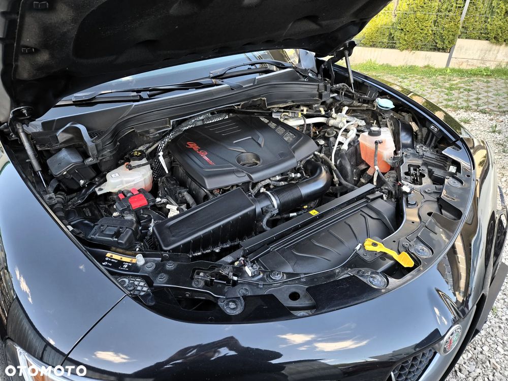 Alfa Romeo Stelvio 2.0 Turbo 16V AT8-Q4 Ti - 19