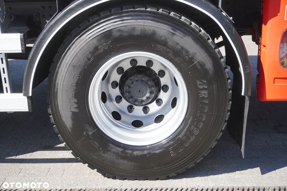 Renault C280 P4x2 E6 / HDS Fassi 5,6 t / Zasięg 8 m / Platforma 15 EPAL - 15