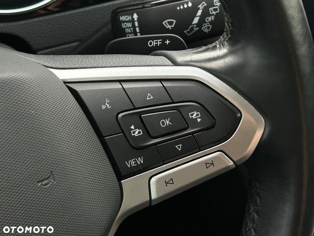 Volkswagen Passat Variant 2.0 TDI EVO Elegance DSG - 23