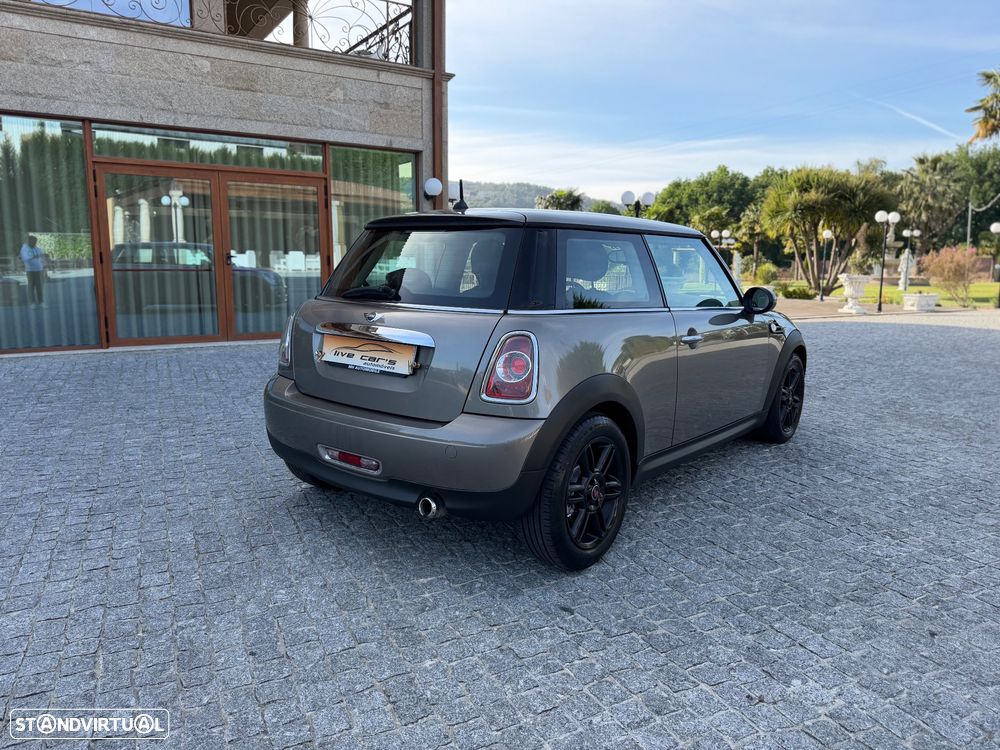 MINI 3 Portas Cooper D - 3