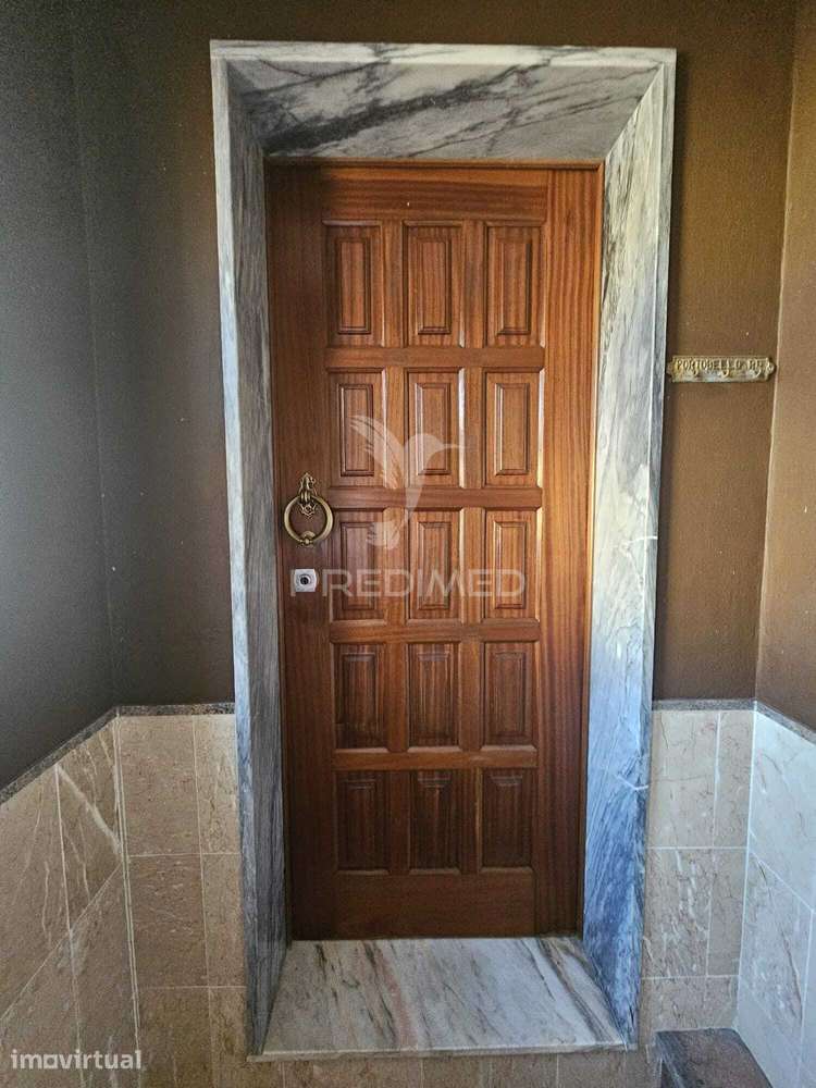 Exclusivo Apartamento T4 com Varandas e Terraço a 500m da Praia Flu... - Grande imagem: 4/21