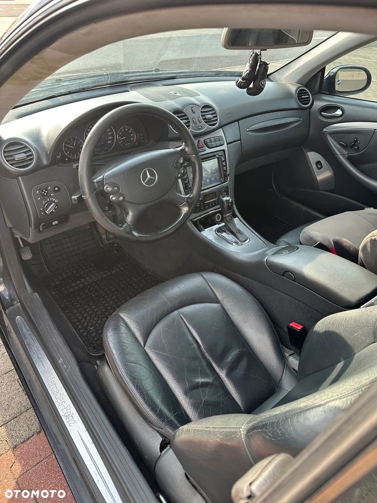Mercedes-Benz CLK - 4