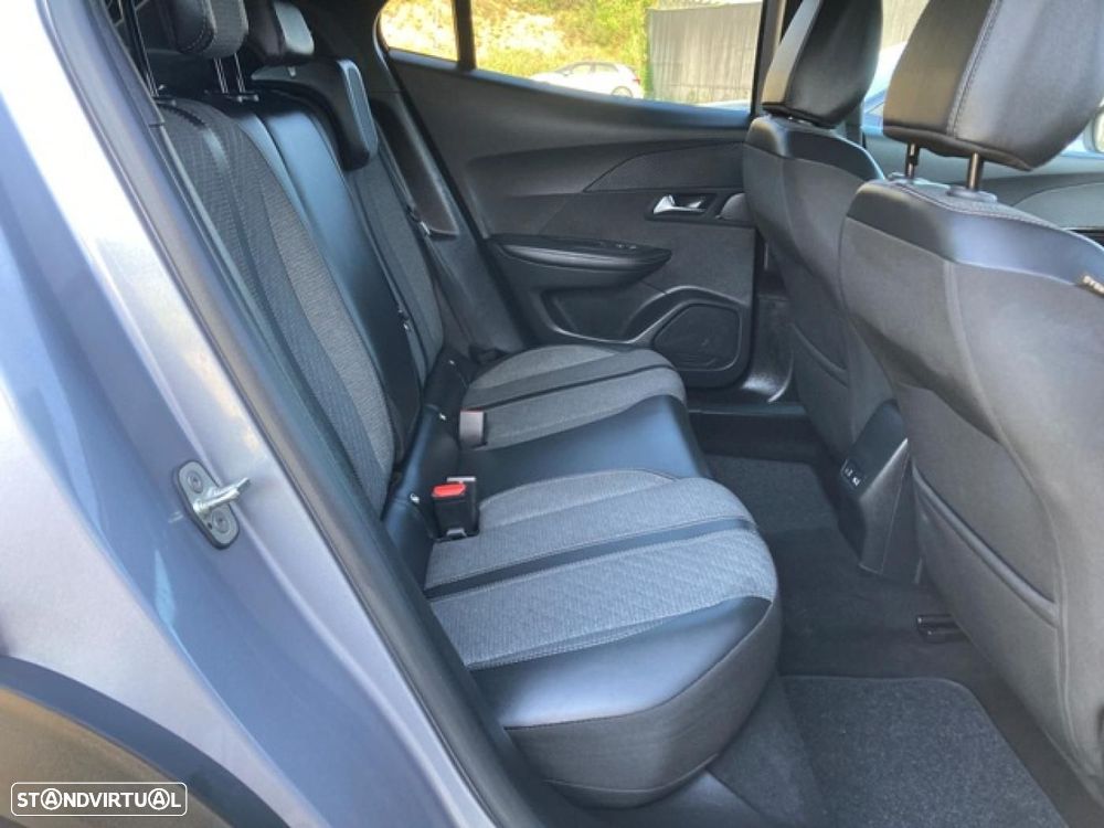Peugeot 2008 1.2 Hybrid Allure e-DCS6 - 41