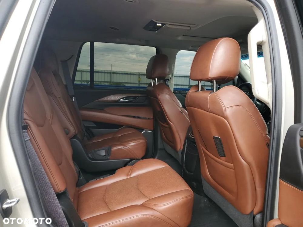 Cadillac Escalade - 9