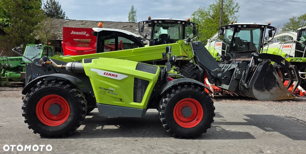 Claas Scorpion 741 VARIPOWER - 14