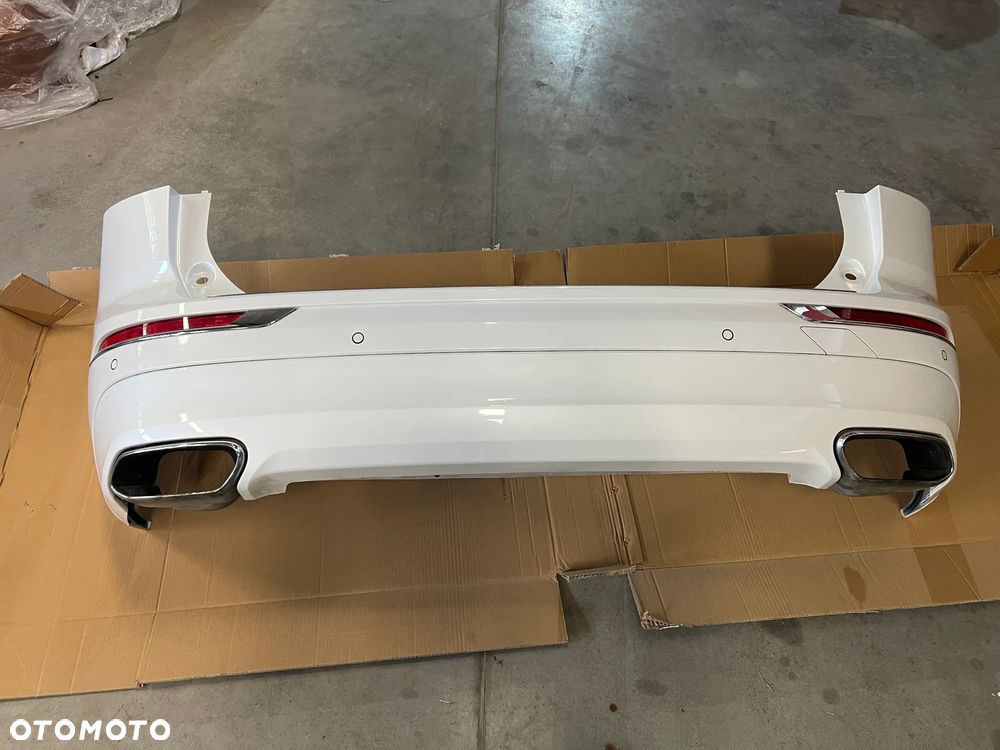 VOLVO XC60 II ZDERZAK TYŁ 4PDC STAN BDB KOMPLETNY 707