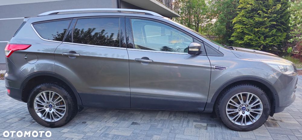 Ford Kuga 2.0 TDCi 2x4 Titanium - 3