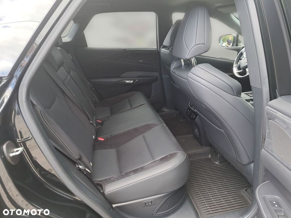 Lexus RX - 11