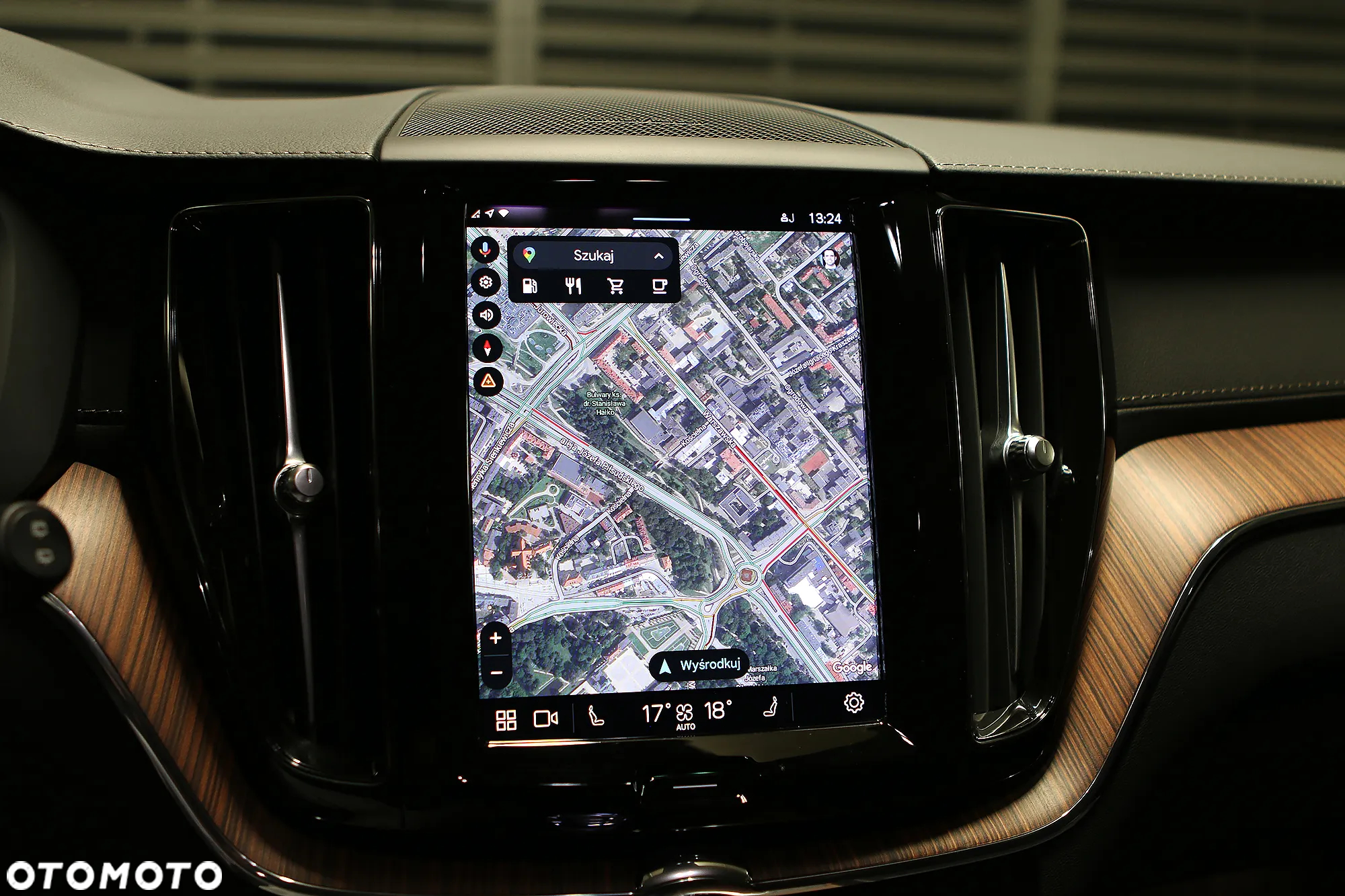 Volvo XC 60 B5 B AWD Ultimate Black Edition - 36