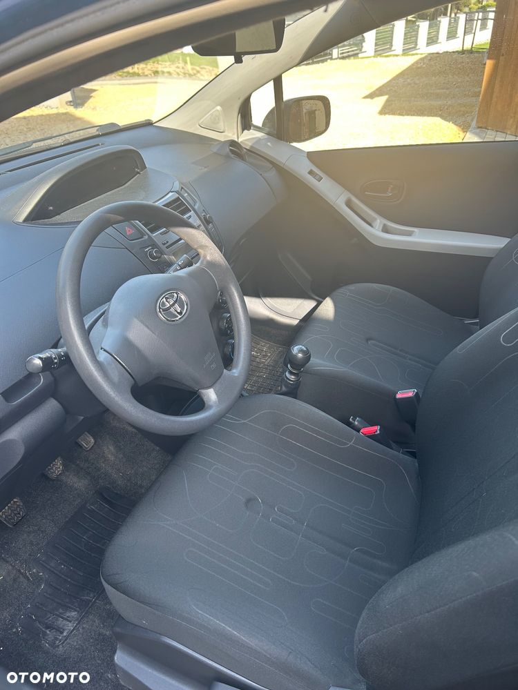 Toyota Yaris 1.33 Luna - 8