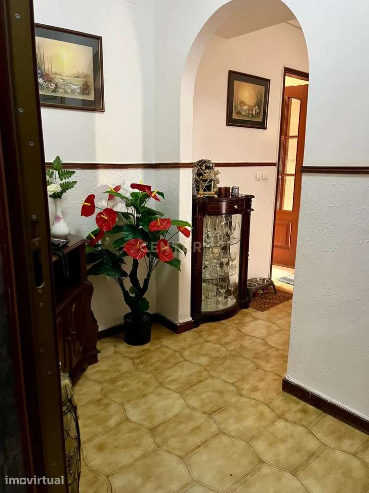 Apartamento T2 no Laranjeiro com Amplo Espaço Exterior Privativo - Grande imagem: 3/20