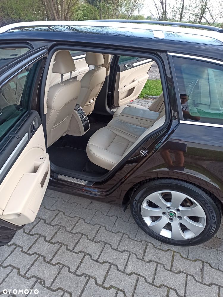 Skoda Superb 1.6 TDI Elegance Greenline - 11