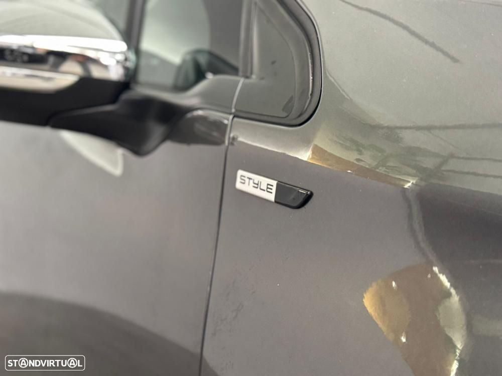 Peugeot 2008 1.2 PureTech Style - 4