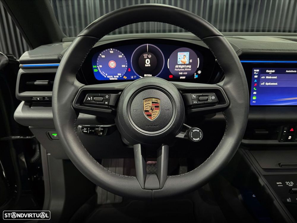 Porsche Macan Electric 4 - 18