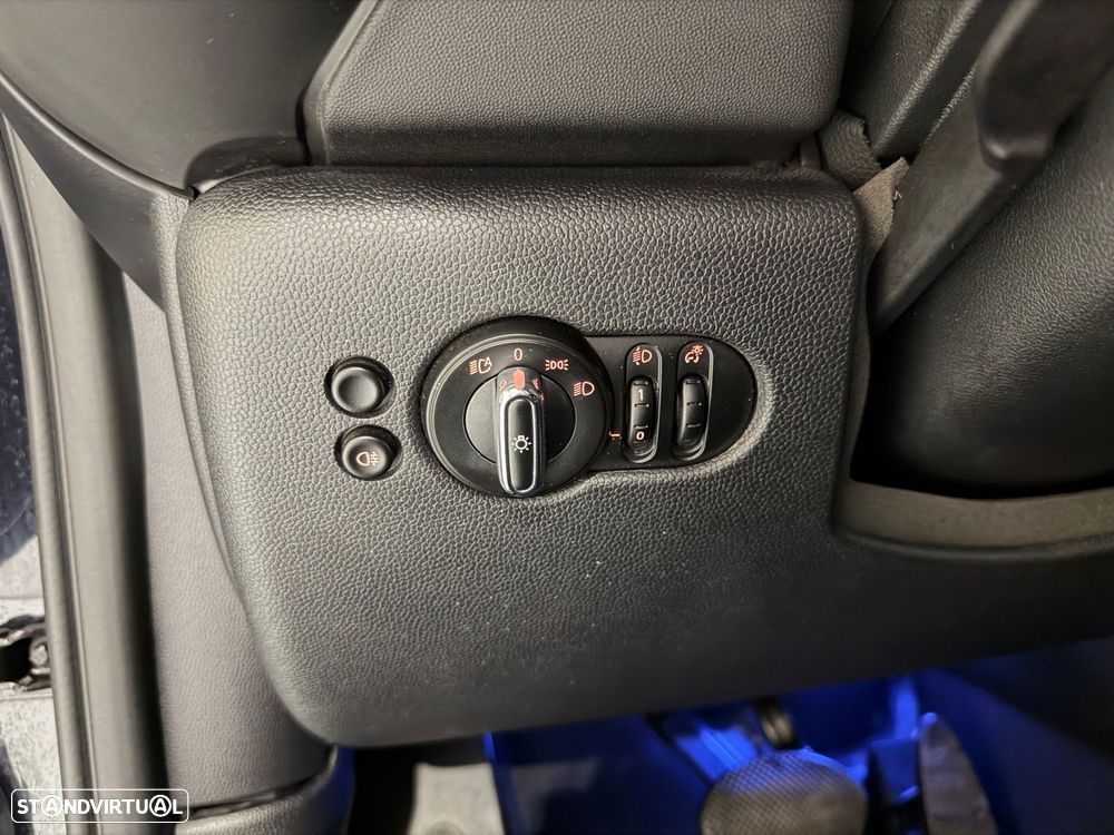 MINI Cabrio Cooper Premium Essential Auto - 25