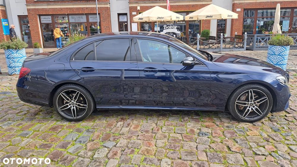 Mercedes-Benz Klasa E 200 4-Matic 9G-TRONIC - 19