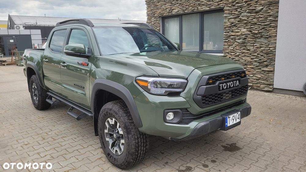 Toyota Tacoma - 1