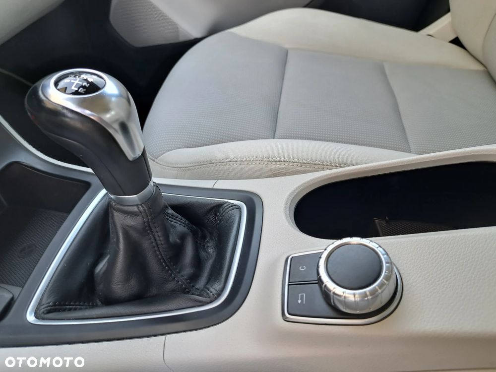 Mercedes-Benz Klasa B 180 (BlueEFFICIENCY) - 32