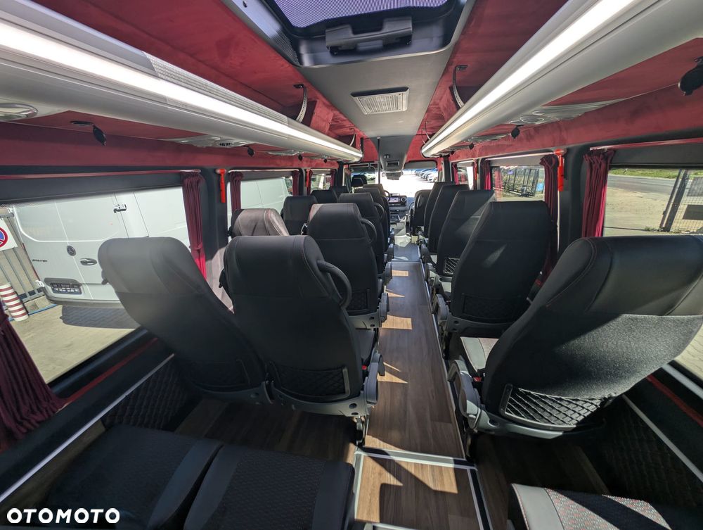 Mercedes-Benz Sprinter 517 - 32
