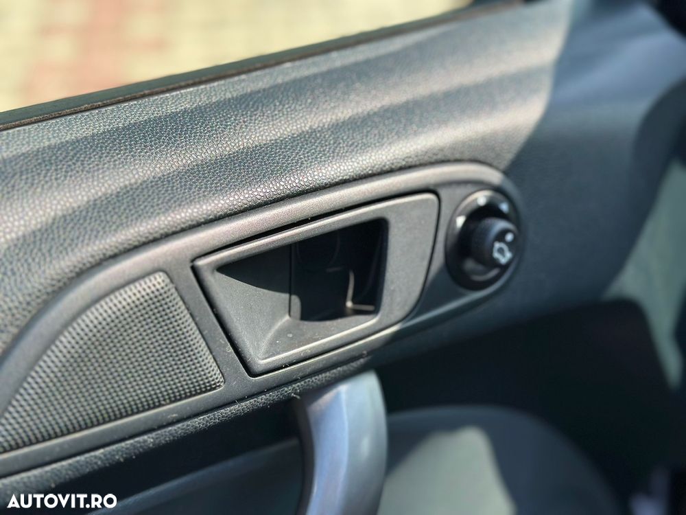 Ford Fiesta 1.25 Ambiente - 16