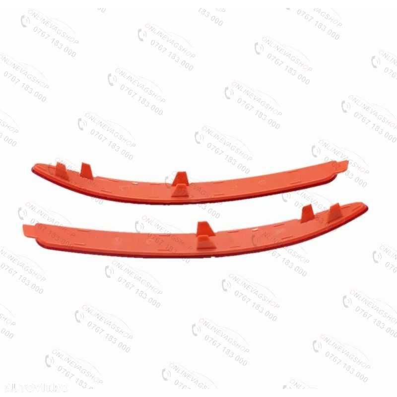 Catadioptru ,Ochi pisica, Reflectorizant bara spate Skoda Octavia 2 FL - 8
