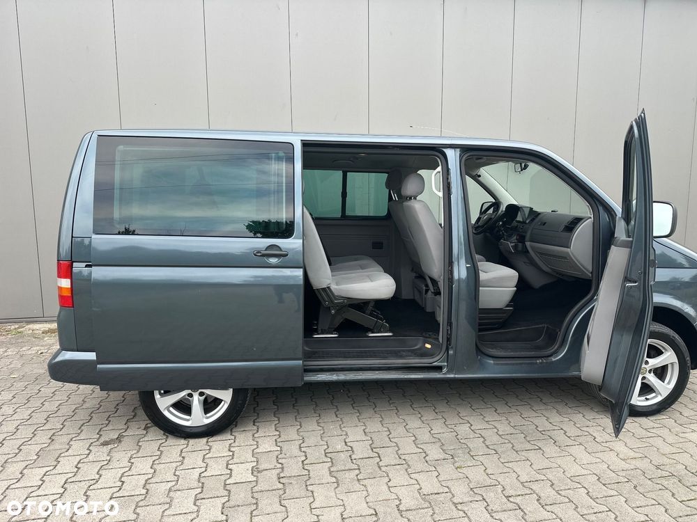 Volkswagen Caravelle - 7