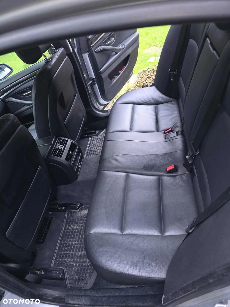 BMW Seria 5 528i Luxury Line - 13