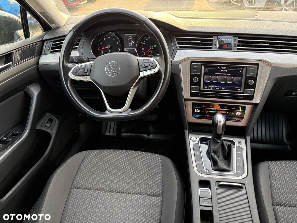 Volkswagen Passat - 13